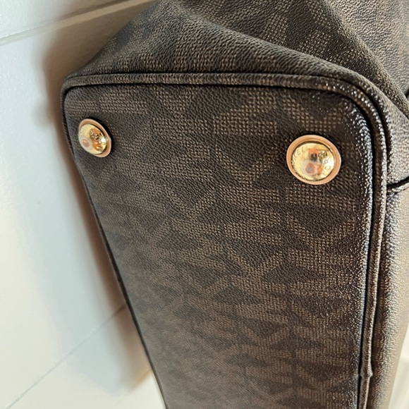 Michael Kors Jet Set Signature Logo Tote Handbag Purse 30S11TTT4B-200 in Brown - Picture 4 of 9